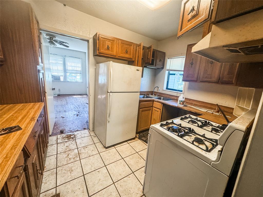 DUMAS J P ADDN, ACRES .1722 - Residential Income