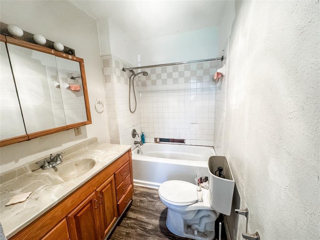 DUMAS J P ADDN, ACRES .1722 - Residential Income