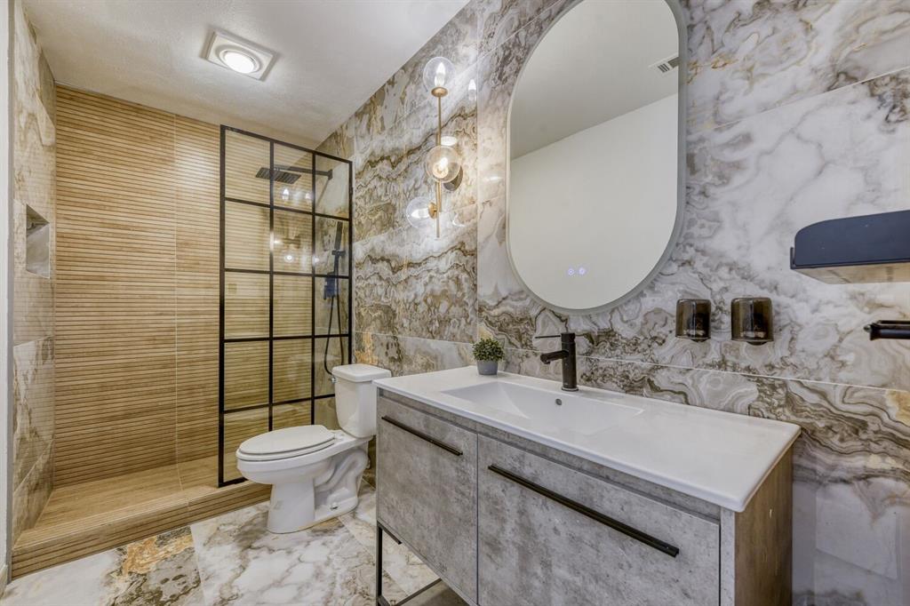 Highlands Pkwy - Residential