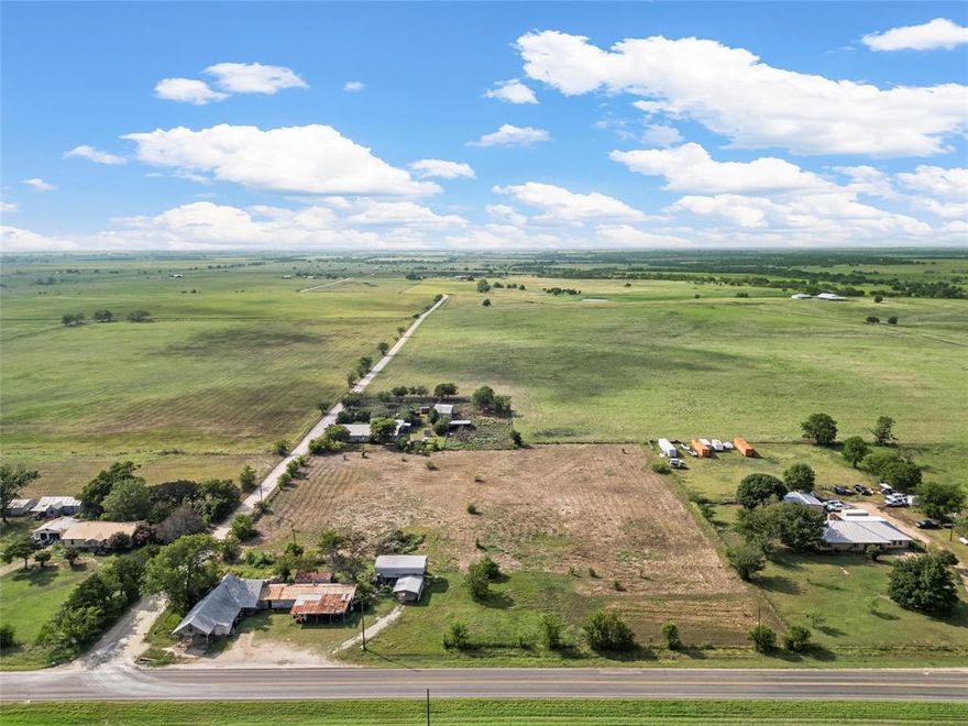 This almost 1 acre property, known as the Old Womack Store, has a fascinating past dating back to 1918. With 1 bedroom, 1 bathroom, and a bonus room, it offers ample space for a large family or gathering of friends. Don't miss the opportunity to own a slice of history and explore the potential this property holds! THE SKY IS THE LIMIT WITH THE POTENTIAL FOR THIS PLACE, a place to retire, a cute retreat, or a fun place to call home, come get the keys!!!