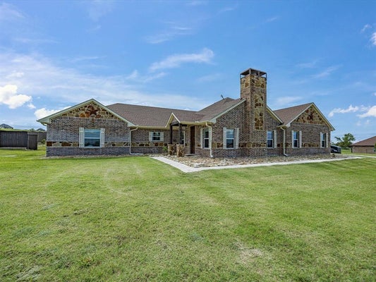 1032 JUSTIN DR, SPRINGTOWN, TX 76082 - Image c60dcdc232d0893c2d4b1d2bf802884b/1927601138