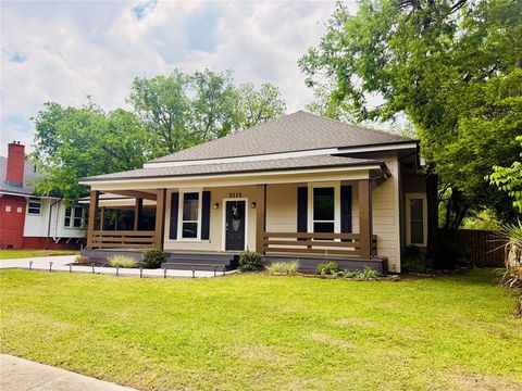 Photo of 2115 Walworth Street, Greenville, TX 75401 (MLS # 21240790)