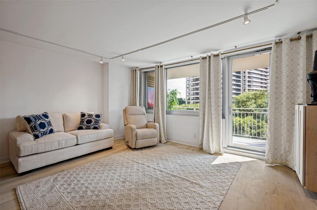3883 Turtle Creek Boulevard 411