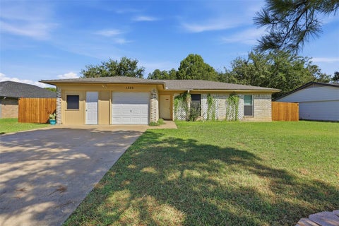 Photo of 1309 Berry Drive, Cleburne, TX 76033 (MLS # 21408737)