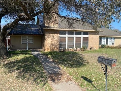 Tiny photo for 1303 Southgate Drive, Brownwood, TX 76801 (MLS # 21197468)