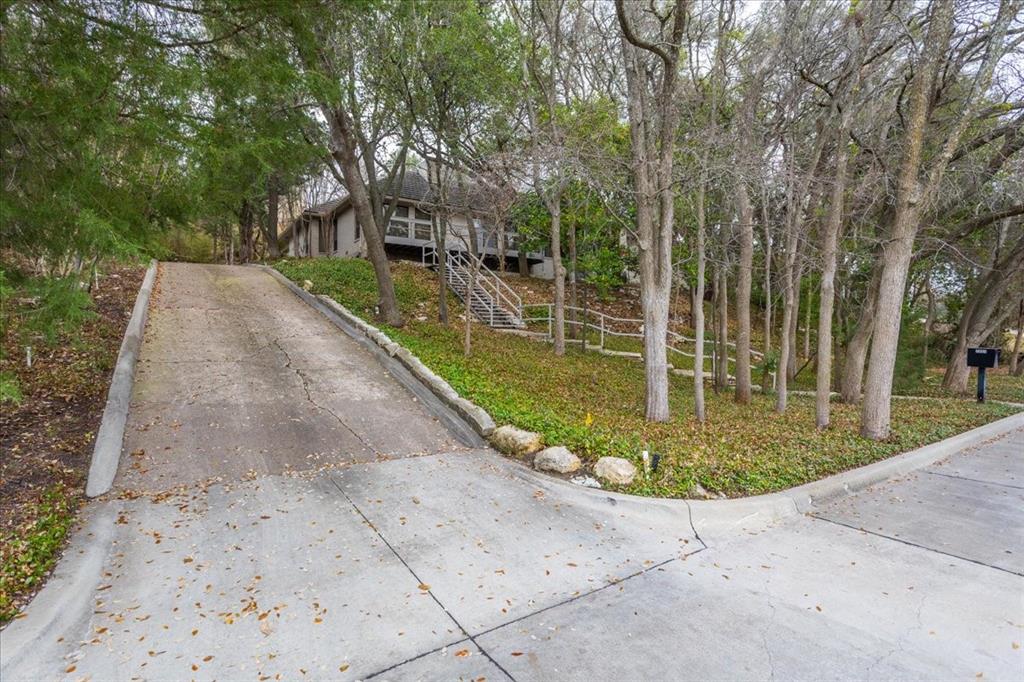 2001 Deepdale Drive