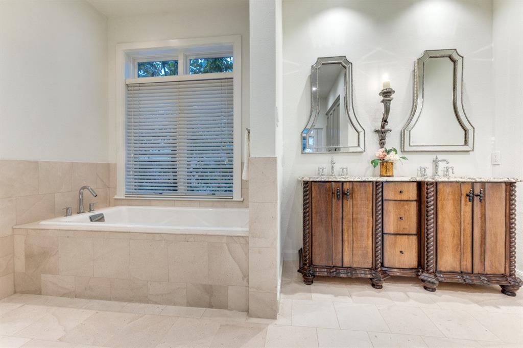 Manicchi - Residential