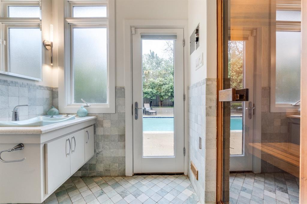 Manicchi - Residential