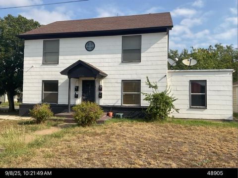 Photo of 1726 N 3rd Street #C, Abilene, TX 79606 (MLS # 21224707)