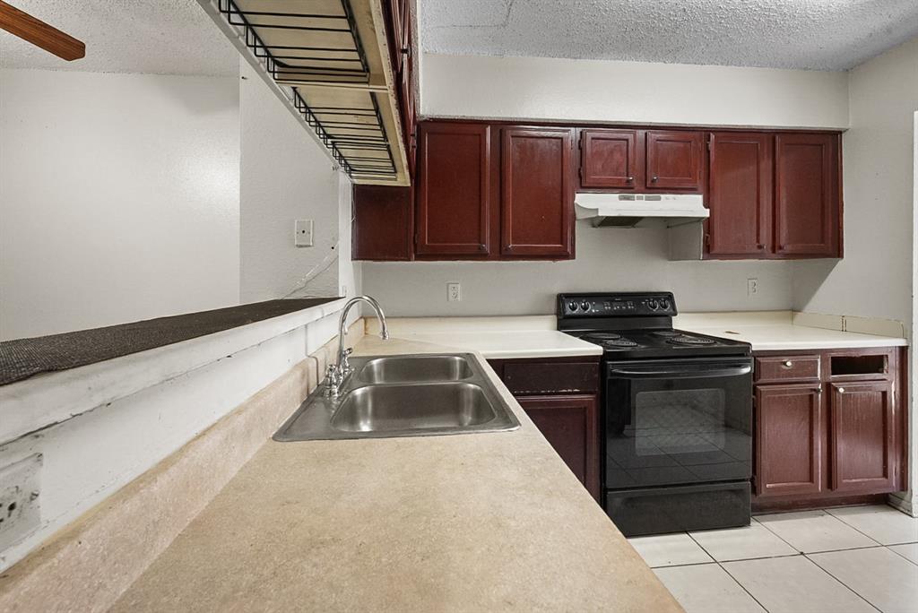 VILLAGE BY THE CREEK - Residential