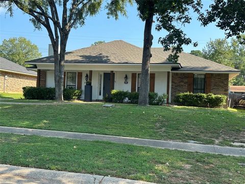Photo of 9319 Lytham Drive, Shreveport, LA 71129 (MLS # 21212215)