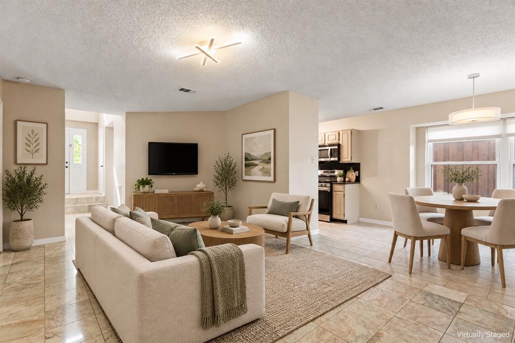 1109 Holly Drive