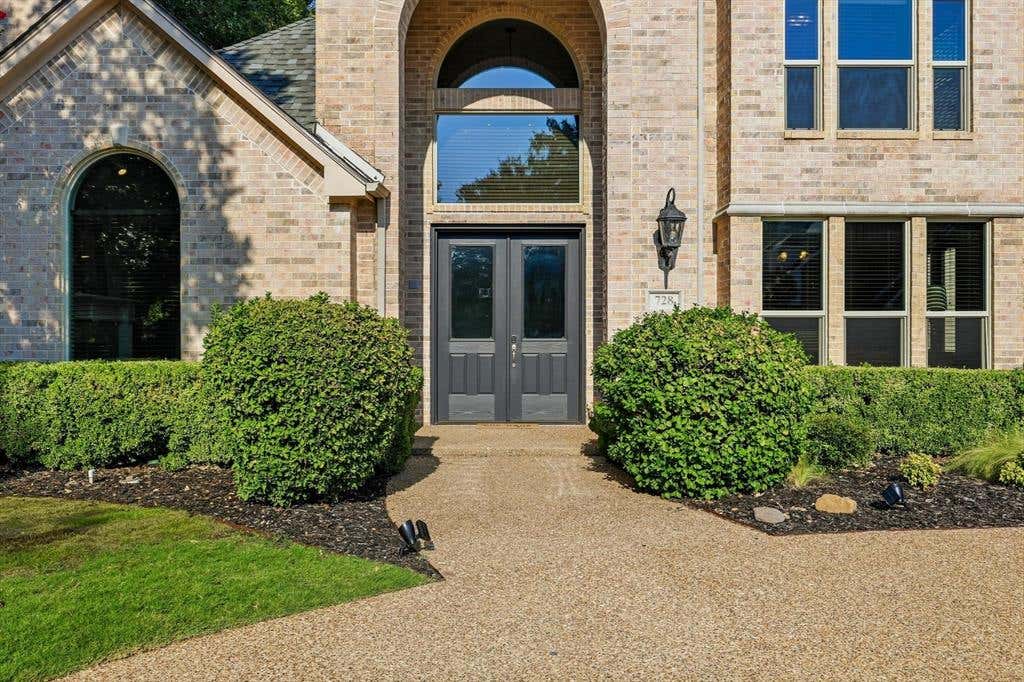 Photo of 728 Castle Creek Drive, Coppell, TX 75019 (MLS # 21342520)