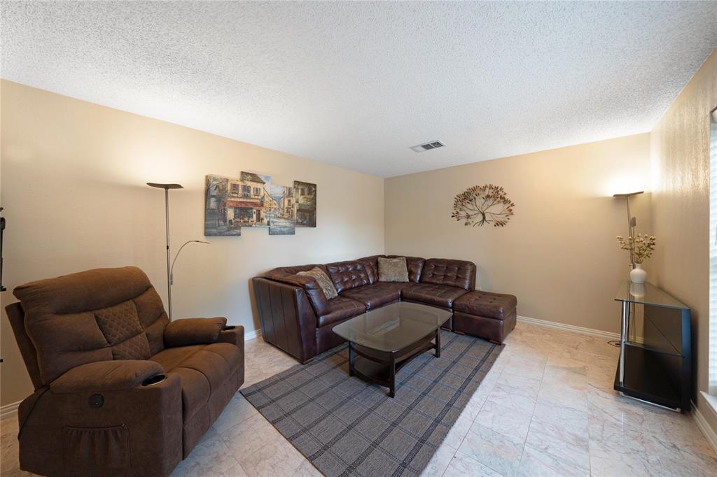 1109 Holly Drive