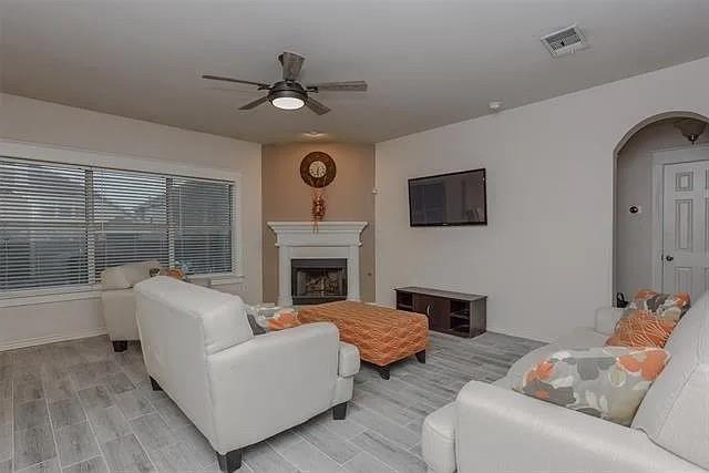 2713 Clubhouse Drive