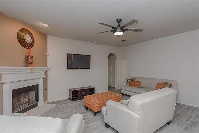 2713 Clubhouse Drive