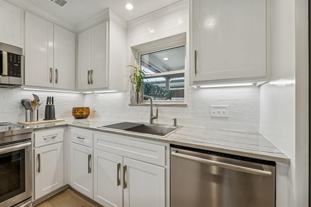 SANDHURST MANOR - Residential