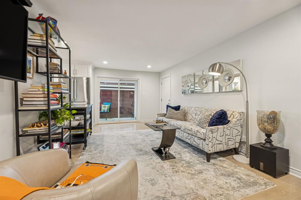 SANDHURST MANOR - Residential