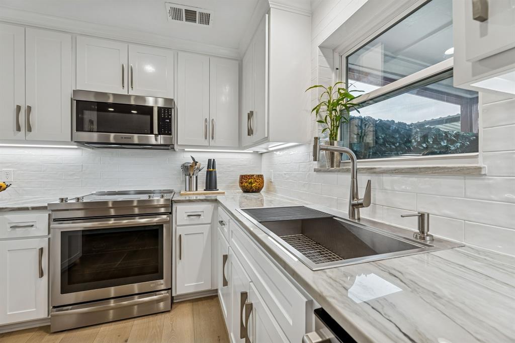 SANDHURST MANOR - Residential