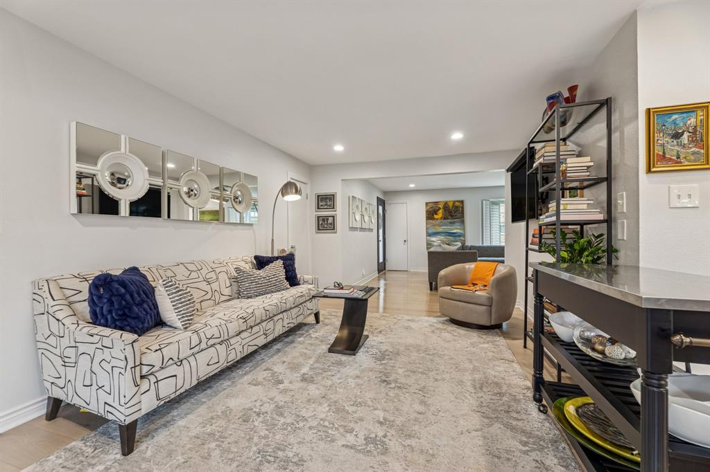 SANDHURST MANOR - Residential