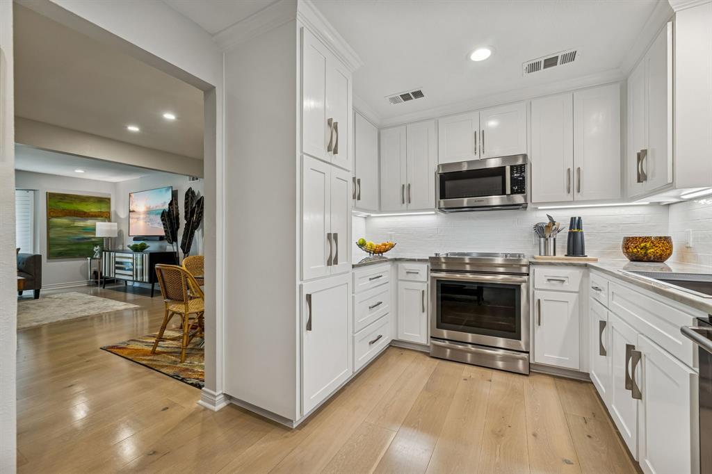 SANDHURST MANOR - Residential