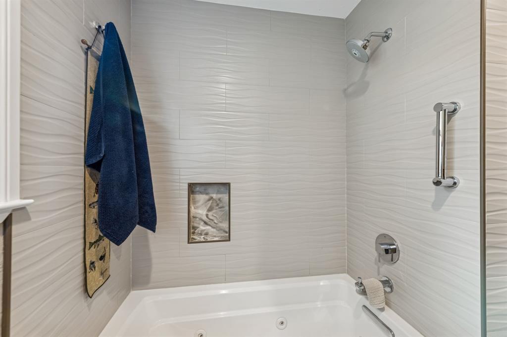 SANDHURST MANOR - Residential