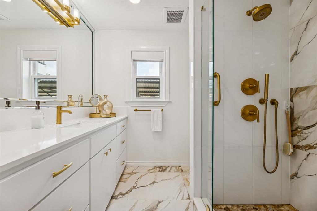 SANDHURST MANOR - Residential