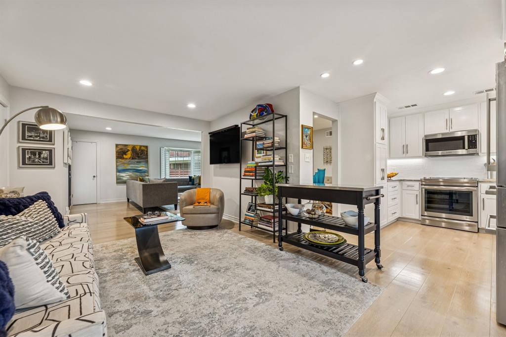 SANDHURST MANOR - Residential