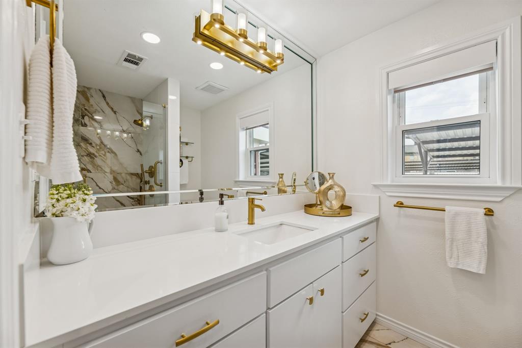 SANDHURST MANOR - Residential