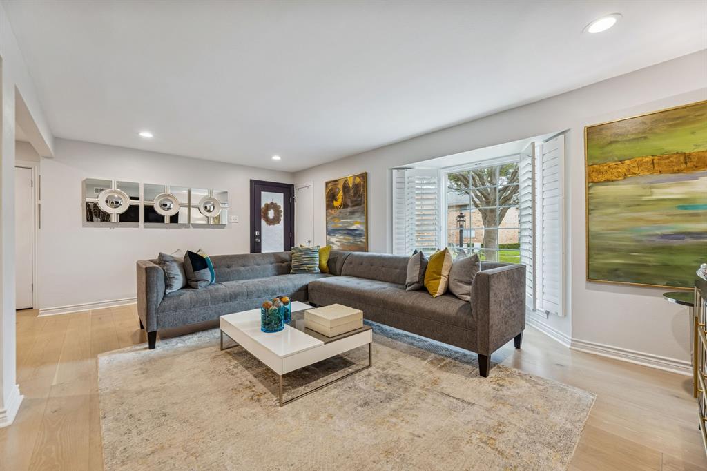 SANDHURST MANOR - Residential