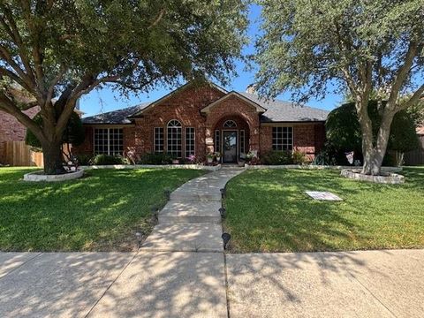 Photo of 3005 Chaha Road, Rowlett, TX 75088 (MLS # 21147781)