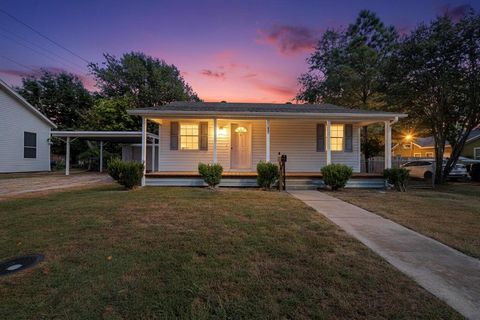 830 Carver Street Mesquite TX 75149
