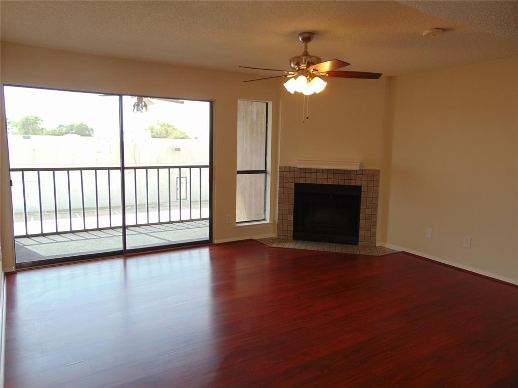 Cambridge Condo Ph 01 03 - Residential