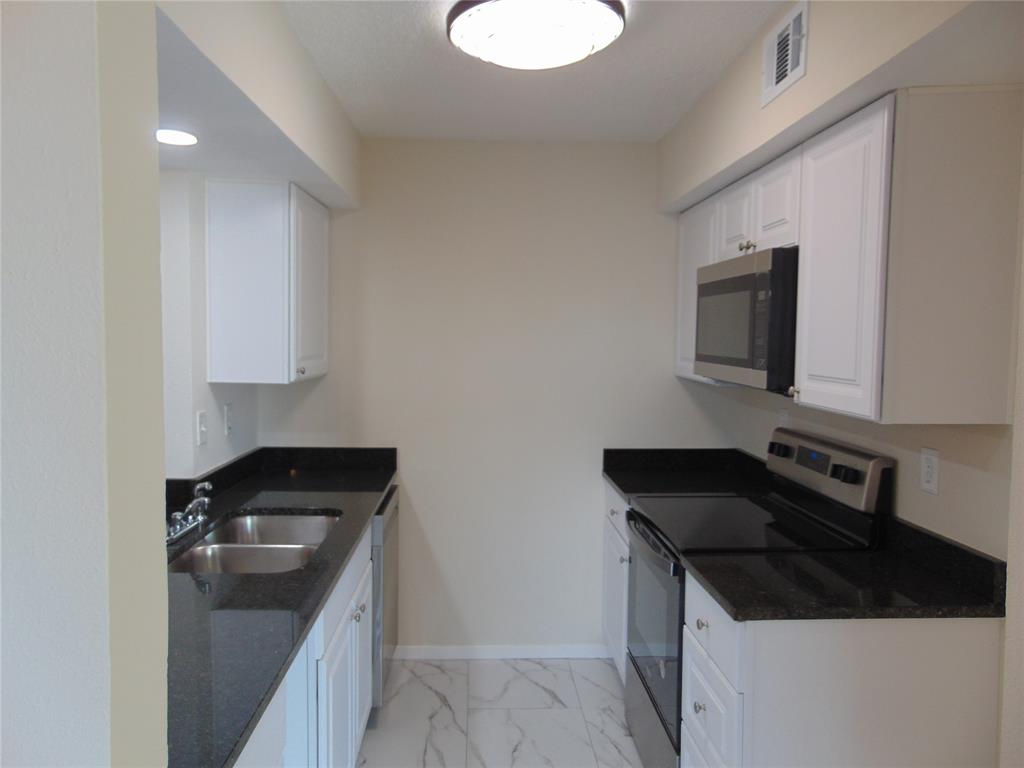 Cambridge Condo Ph 01 03 - Residential