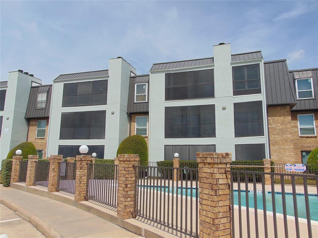 Cambridge Condo Ph 01 03 - Residential