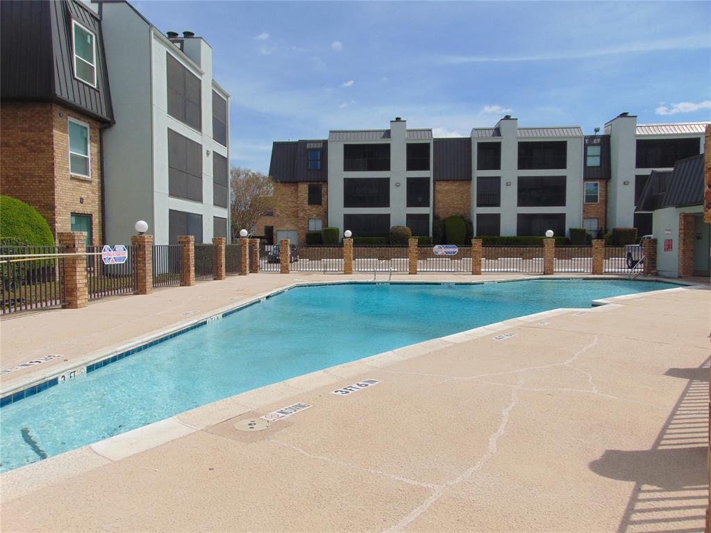 Cambridge Condo Ph 01 03 - Residential