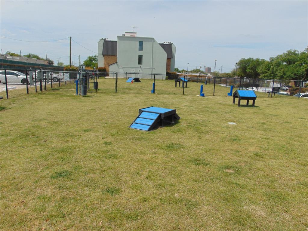 Cambridge Condo Ph 01 03 - Residential