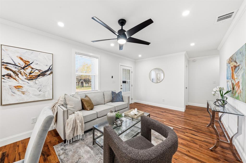 827 Westmount Avenue