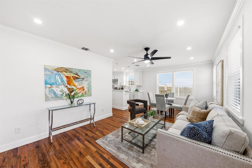 827 Westmount Avenue