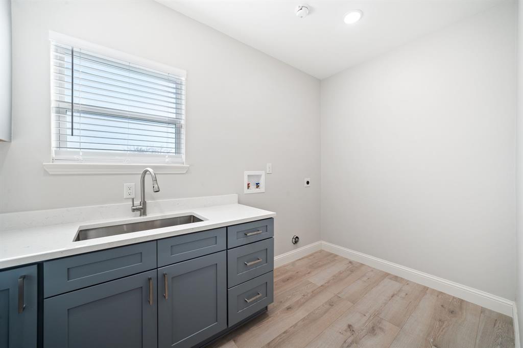 Praise Mountain - Residential