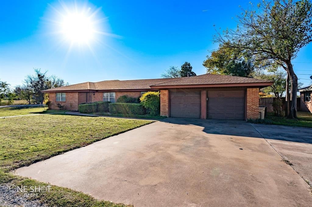 Photo of 509 8th Street, Merkel, TX 79536 (MLS # 21375193)