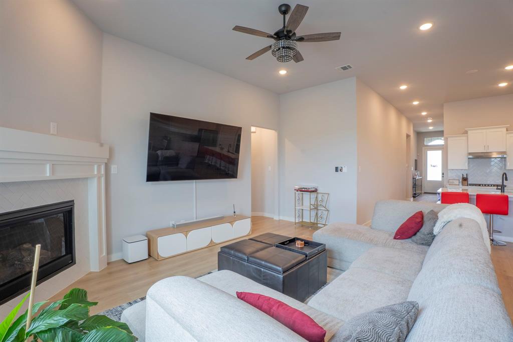 1131 Parkfield Road