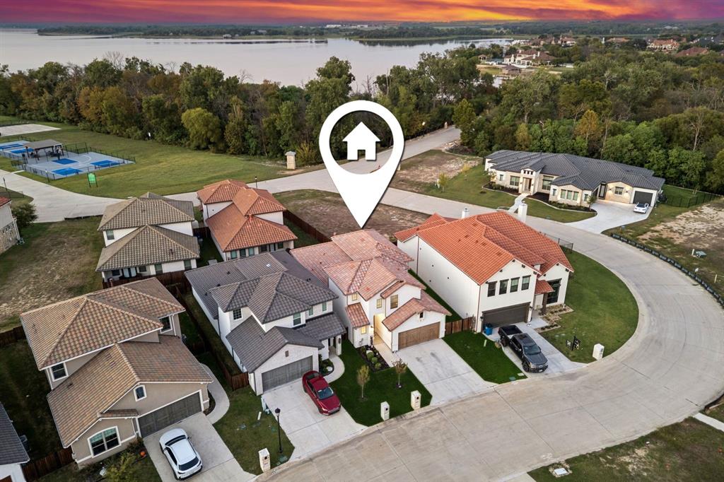 9036 Lakeside Drive