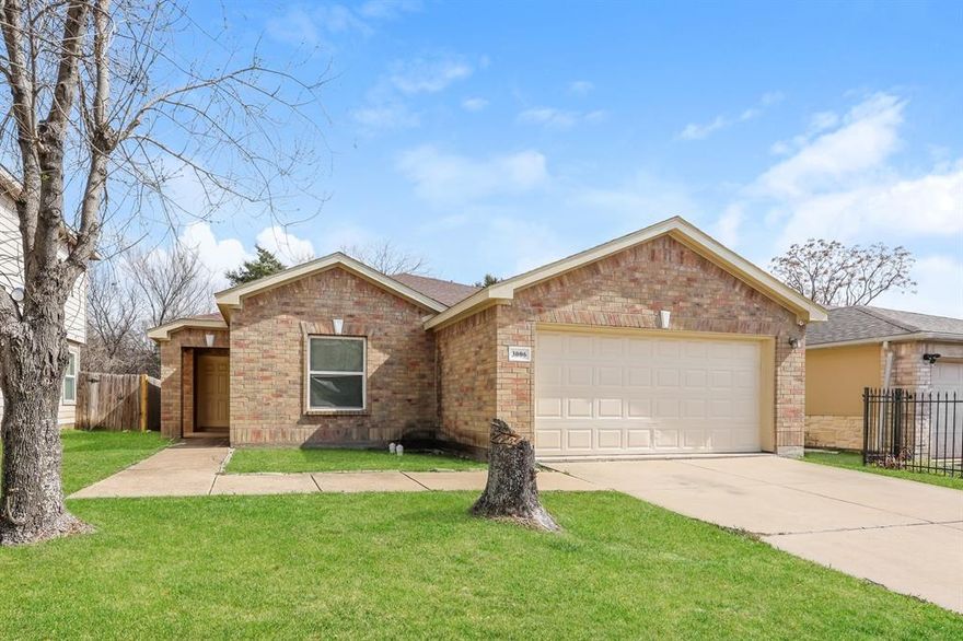 Gorgeous 4-bedroom, 2-bathroom home in beautiful Prairie Creek Estates. You will LOVE the spacious backyard, perfect for gatherings! Come and take a look at this beauty....Don't miss out!