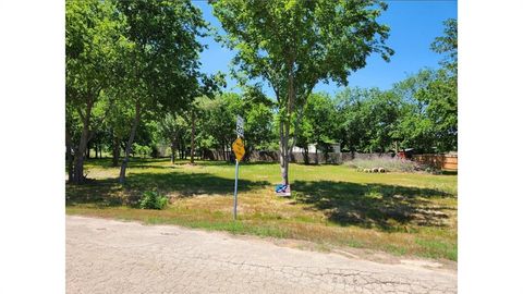 4251 Thousand Oaks Drive B Argyle TX 76226