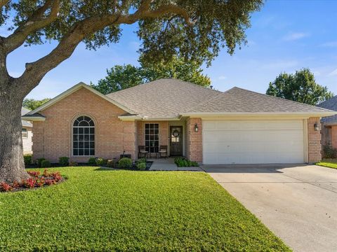 325 Cindy Lane Saginaw TX 76179