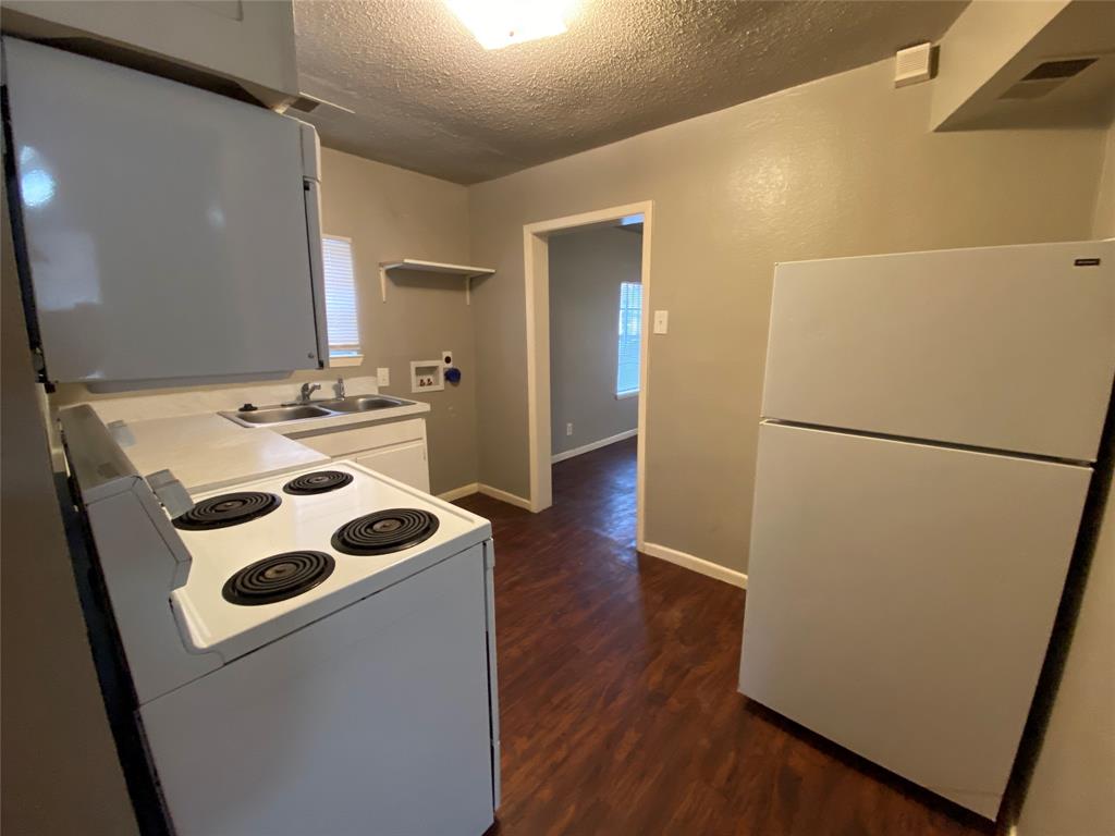 D L Dickerman - Residential