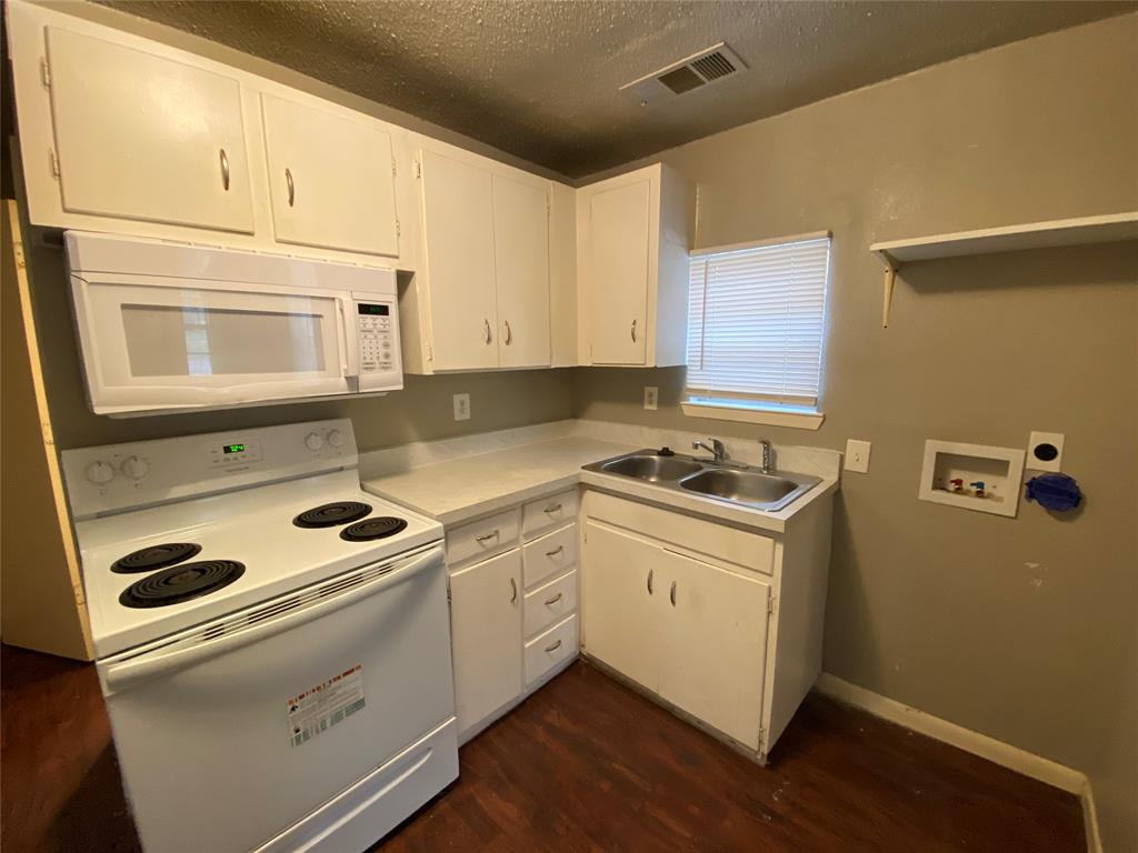 D L Dickerman - Residential