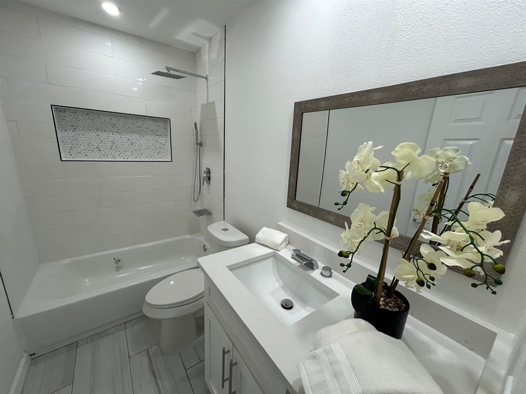 Parkwood Creek Condos - Residential