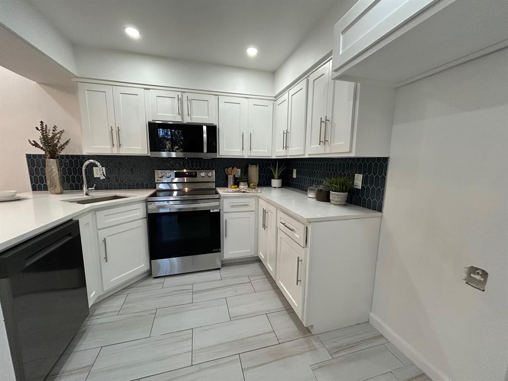 Parkwood Creek Condos - Residential